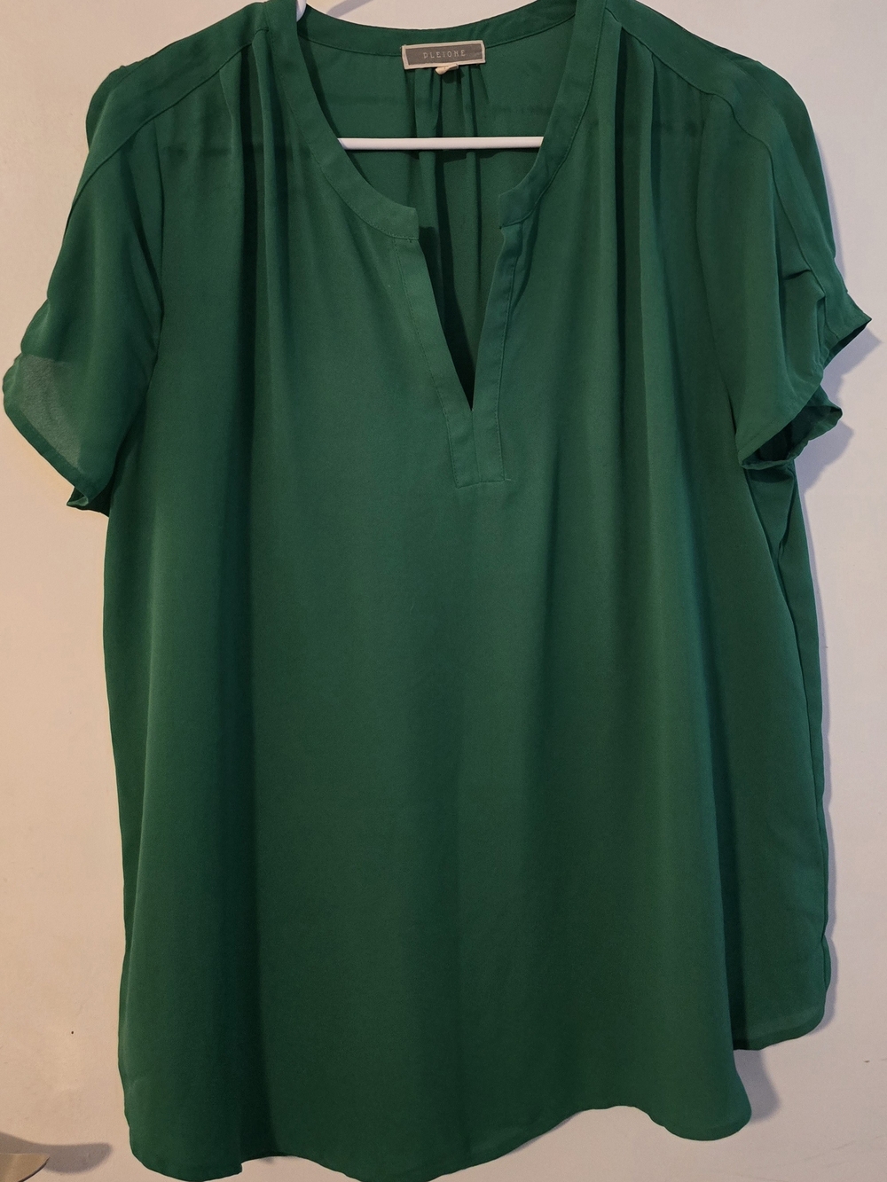 Pleione Green Split V-Neck Short Sleeve Blouse